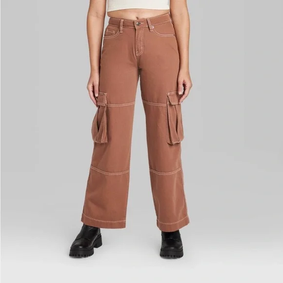 Women's Mid-Rise Cargo Baggy Wide Leg
Utility Jeans - Wild Fable Brown Wash - Picture 2 of 5